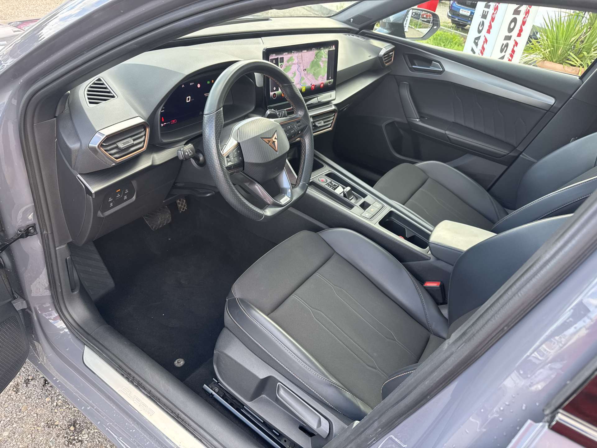 CUPRA LEON ST 1.5 eTSi DSG-Automat-image-5