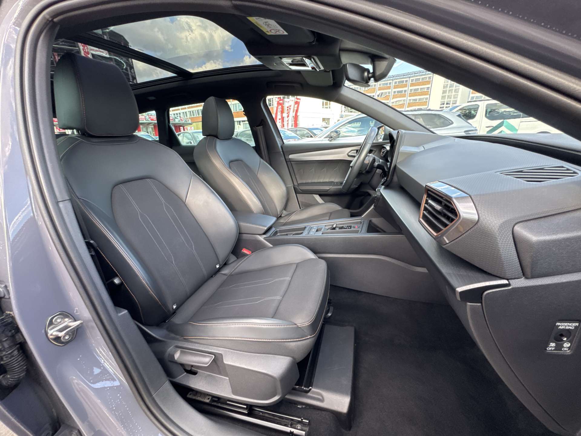 CUPRA LEON ST 1.5 eTSi DSG-Automat-image-12