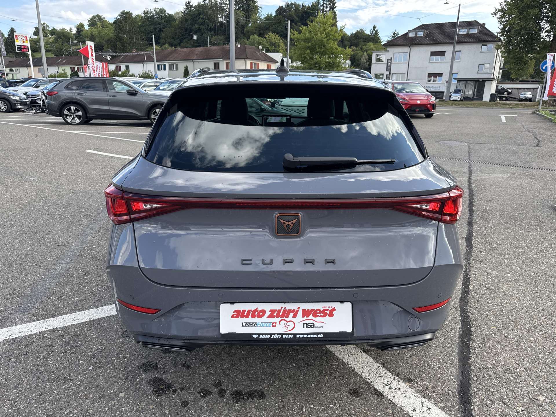 CUPRA LEON ST 1.5 eTSi DSG-Automat-image-14