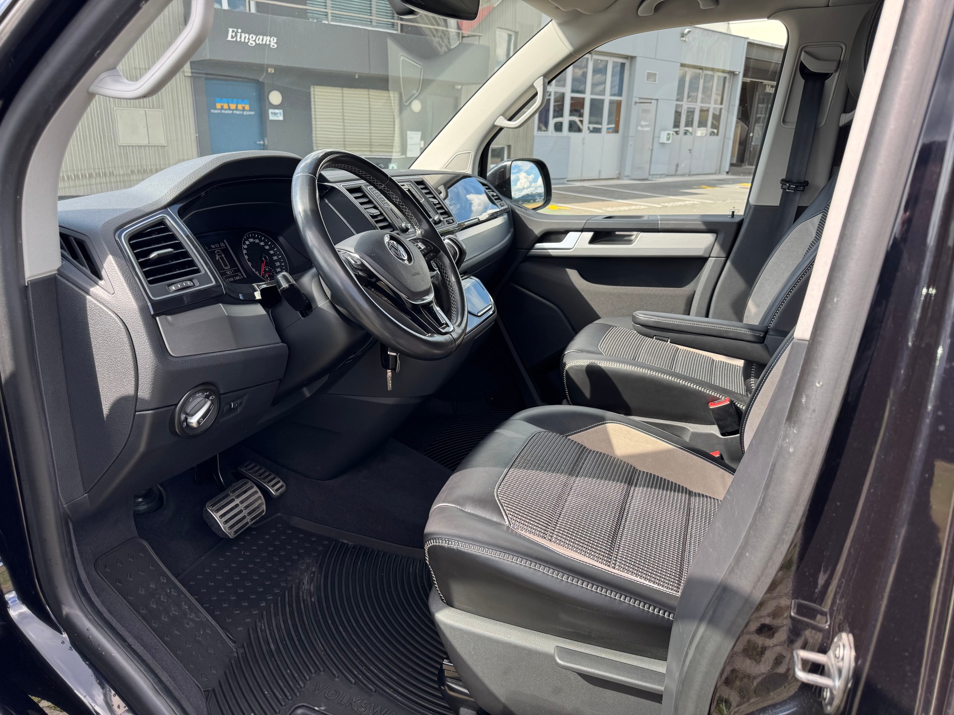 VW T6 Multivan 2.0 Bi-TDI Panamericana DSG-image-4