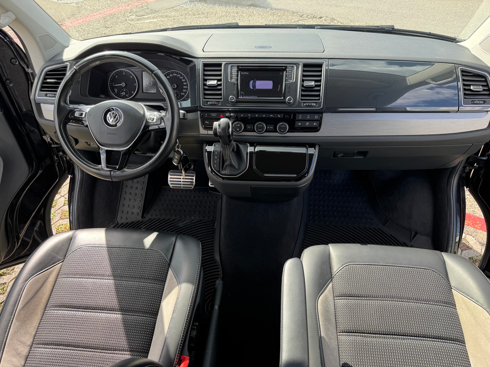 VW T6 Multivan 2.0 Bi-TDI Panamericana DSG-image-9