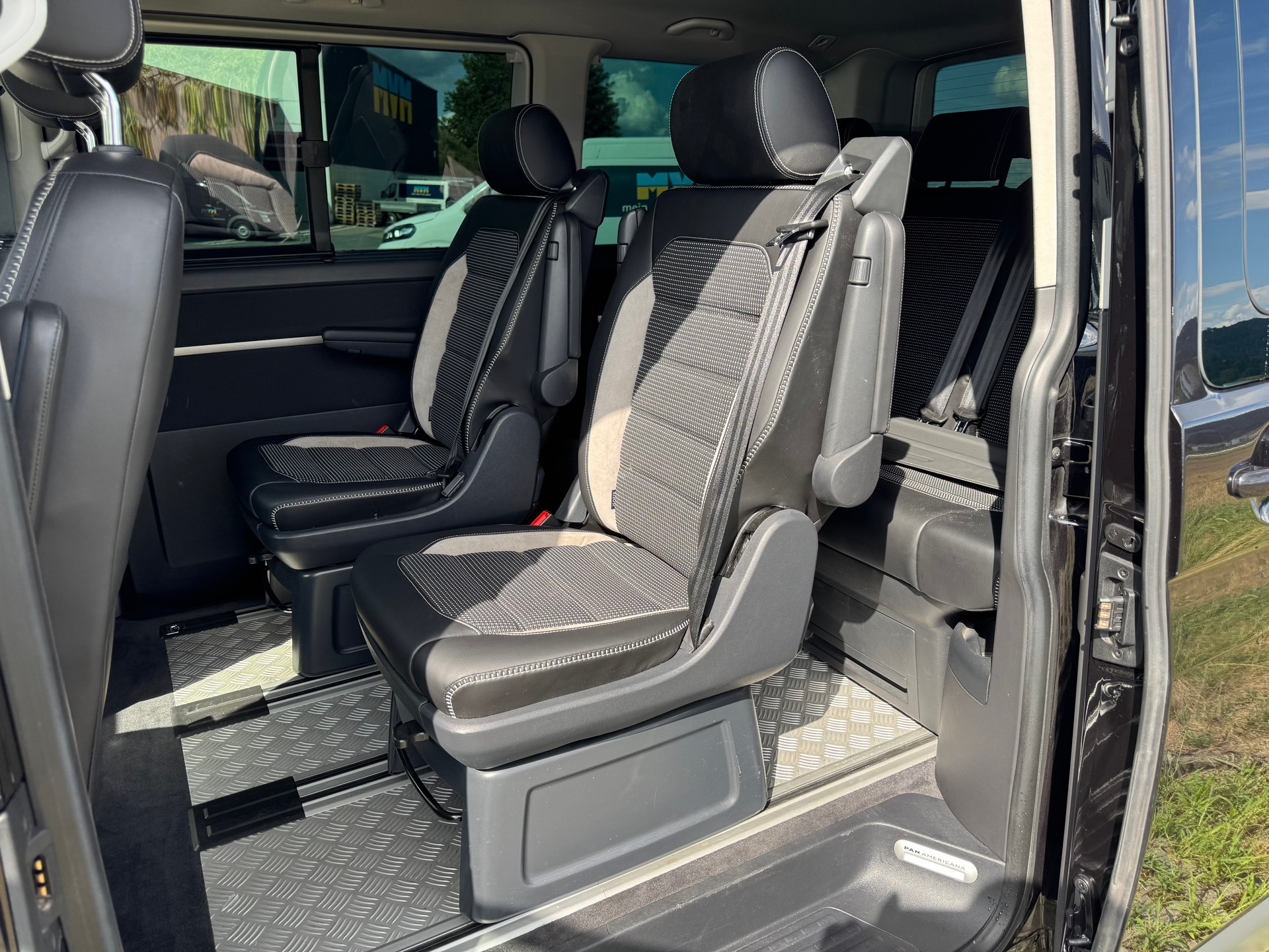 VW T6 Multivan 2.0 Bi-TDI Panamericana DSG-image-7