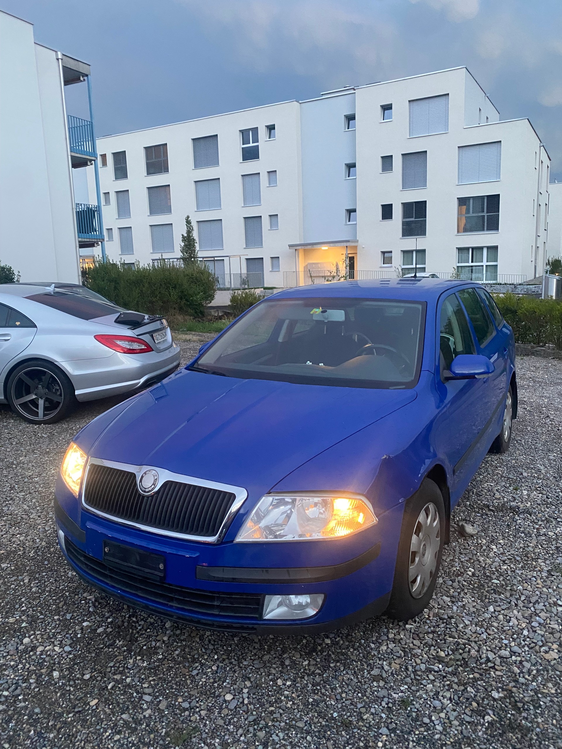 SKODA 1.6-image-0
