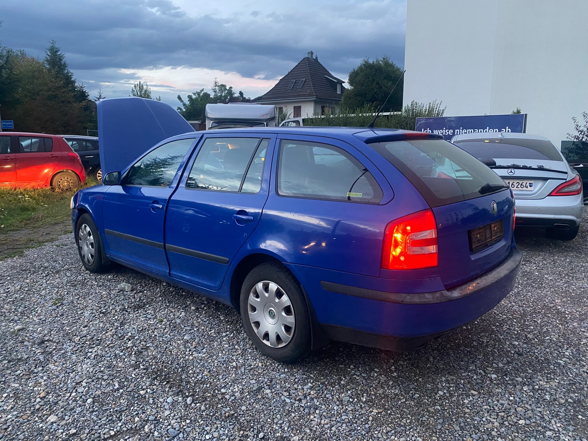 SKODA 1.6-image-1