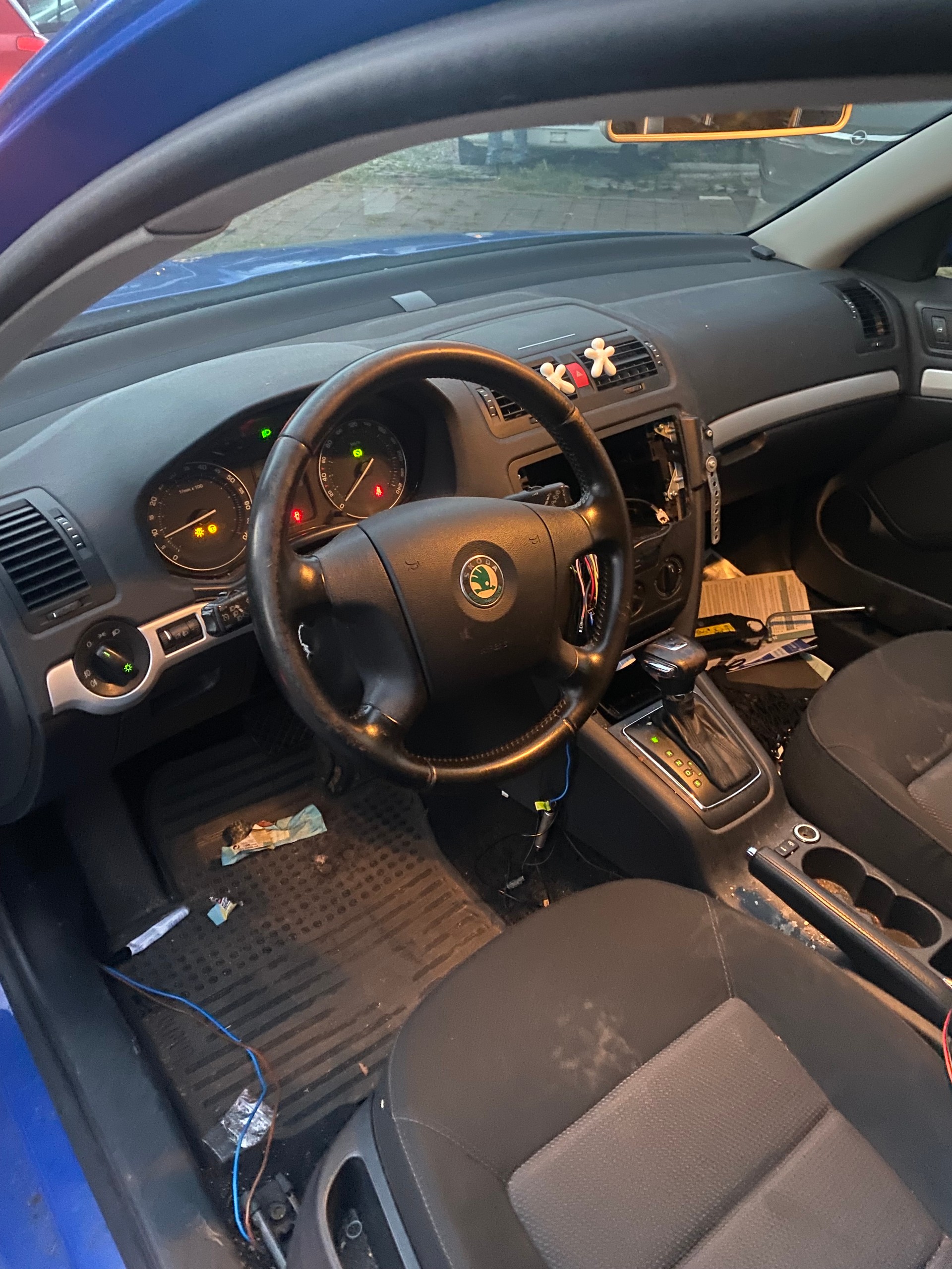 SKODA 1.6-image-4