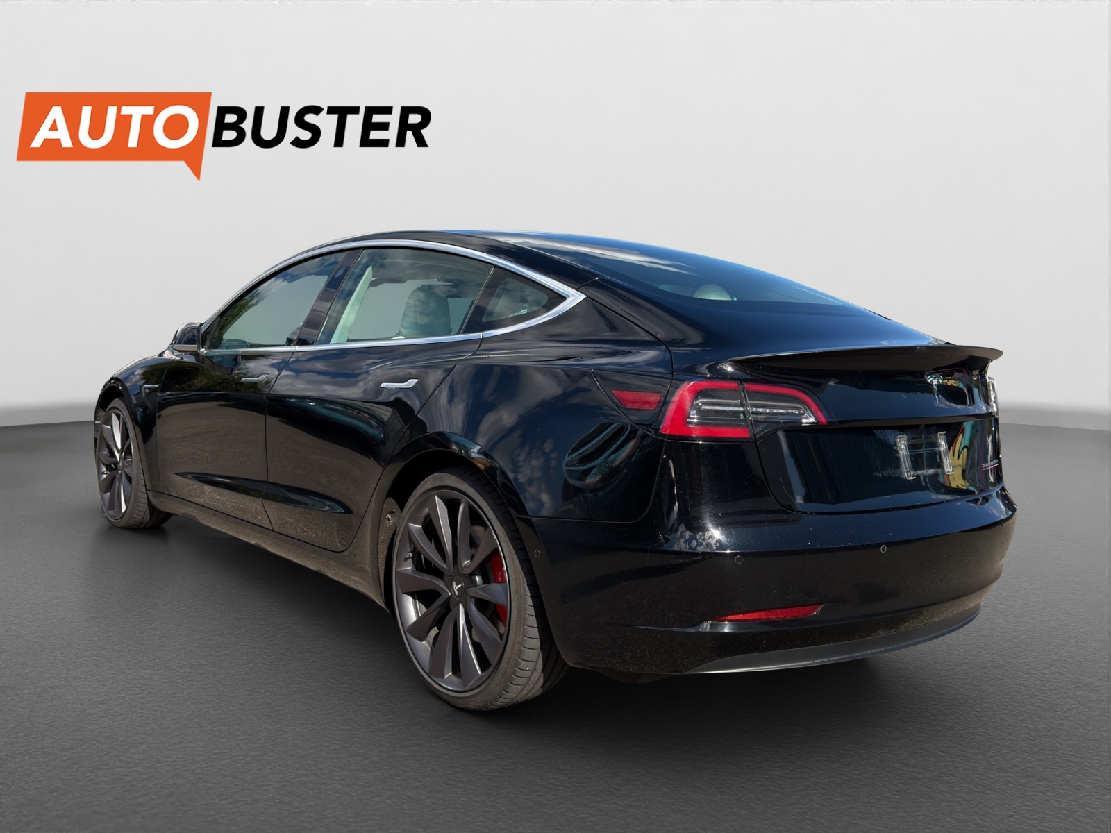TESLA Model 3 Performance Dual Motor AWD-image-2