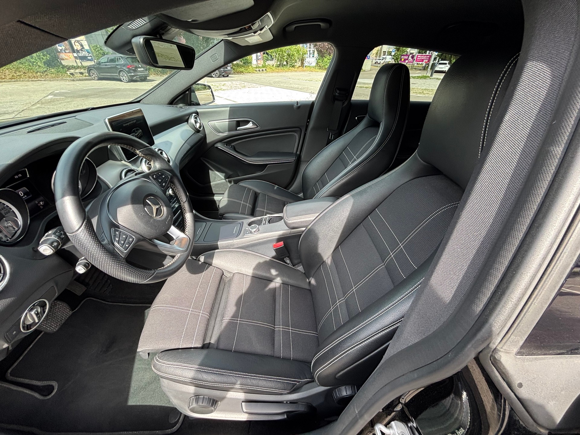 MERCEDES-BENZ CLA 200 Night Star-image-4