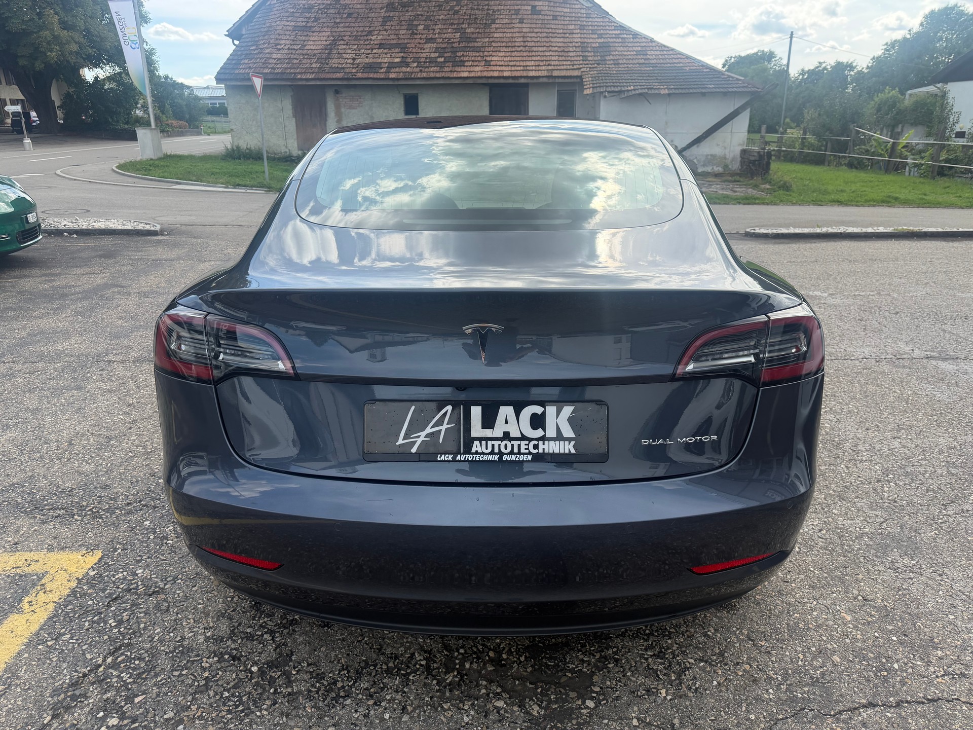 TESLA Model 3 Long Range Dual Motor AWD-image-8