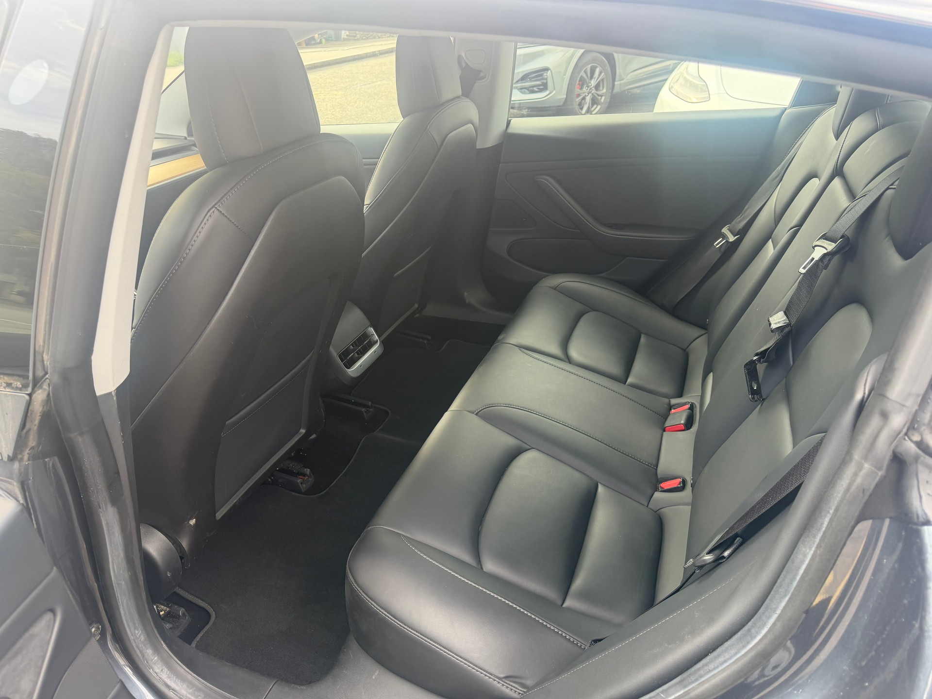 TESLA Model 3 Long Range Dual Motor AWD-image-14