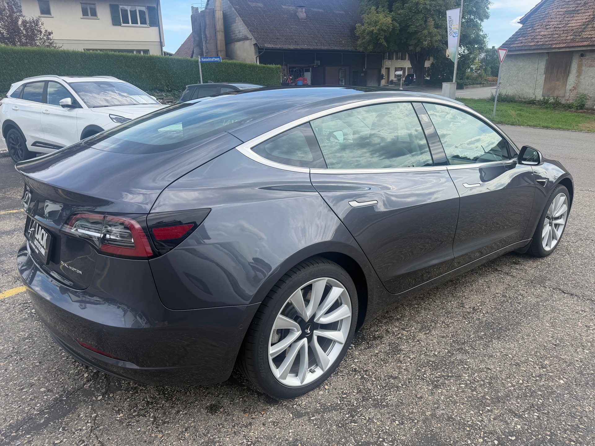 TESLA Model 3 Long Range Dual Motor AWD-image-6