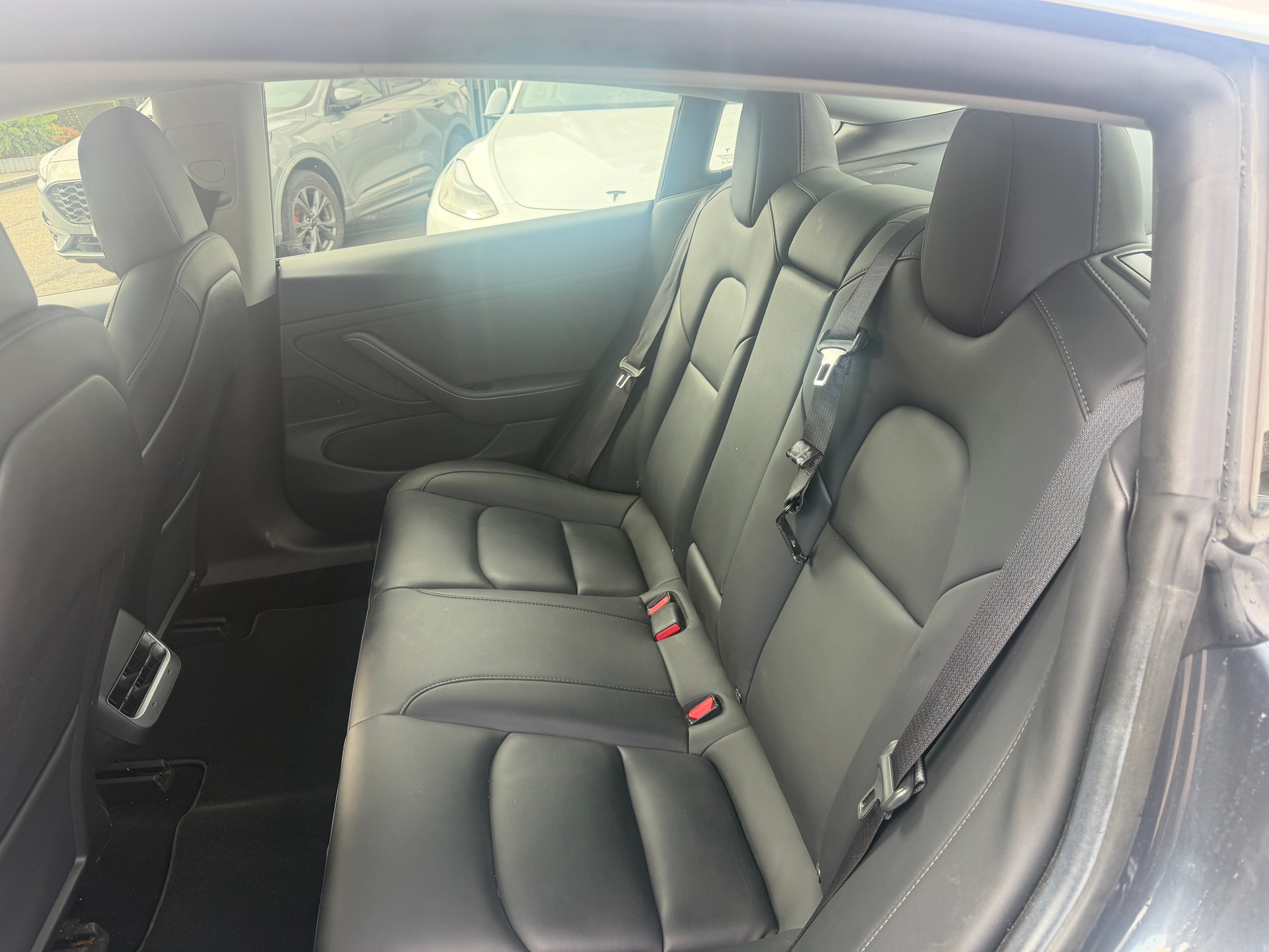 TESLA Model 3 Long Range Dual Motor AWD-image-15