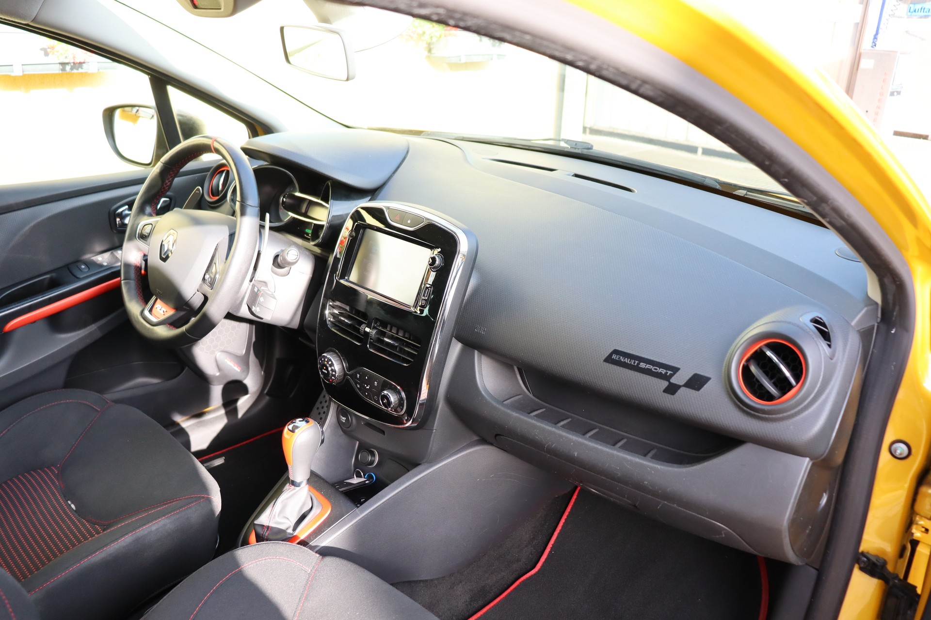 RENAULT Clio 1.6 T RS 200 EDC-image-7