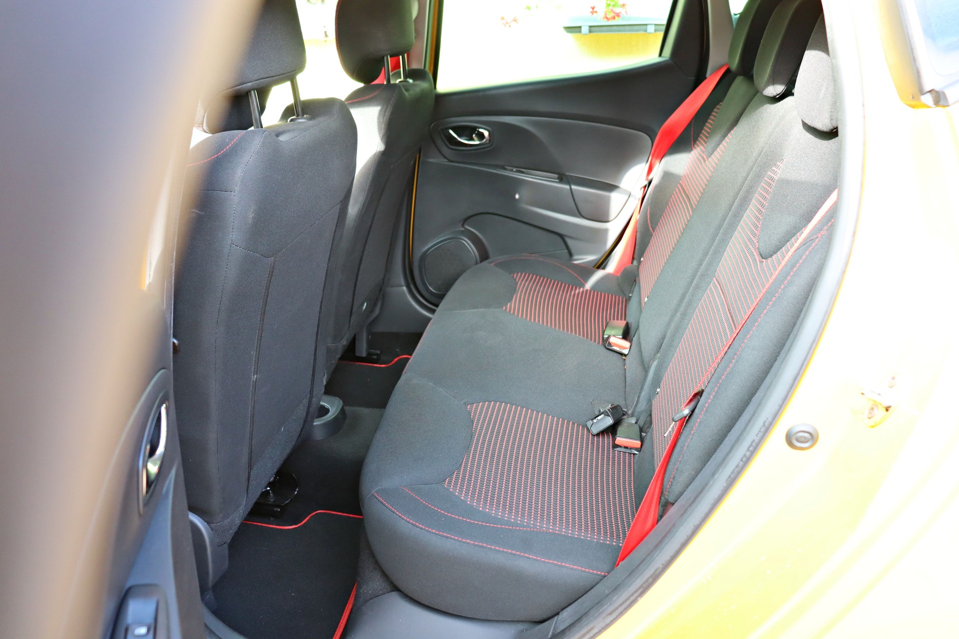 RENAULT Clio 1.6 T RS 200 EDC-image-12