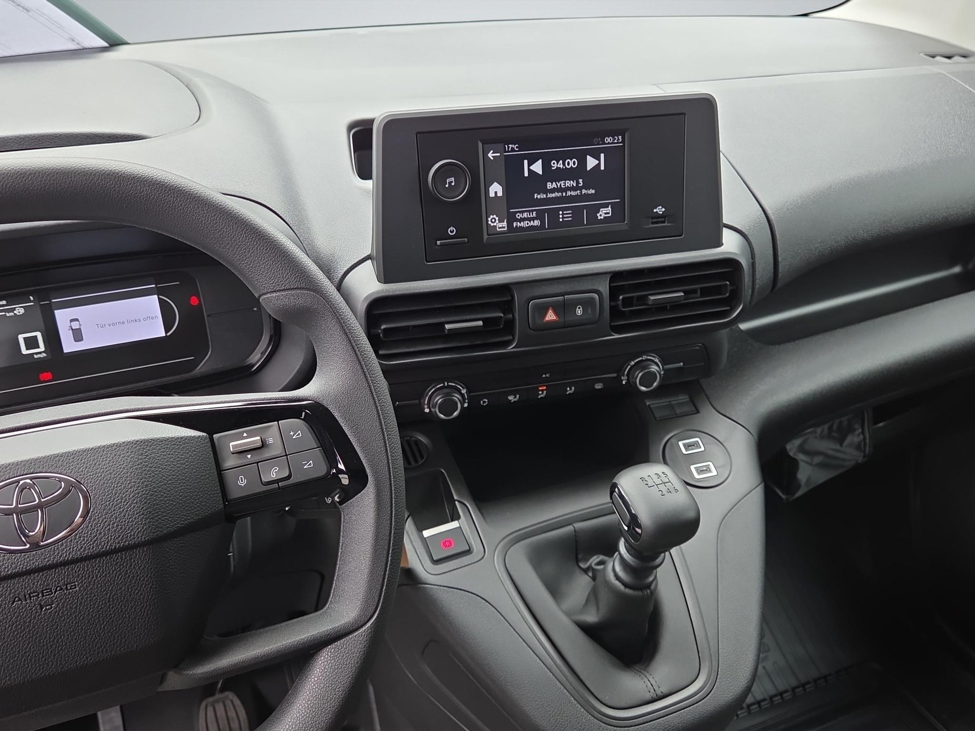 TOYOTA PROACE CITY Van L1 1.2 Active-image-11