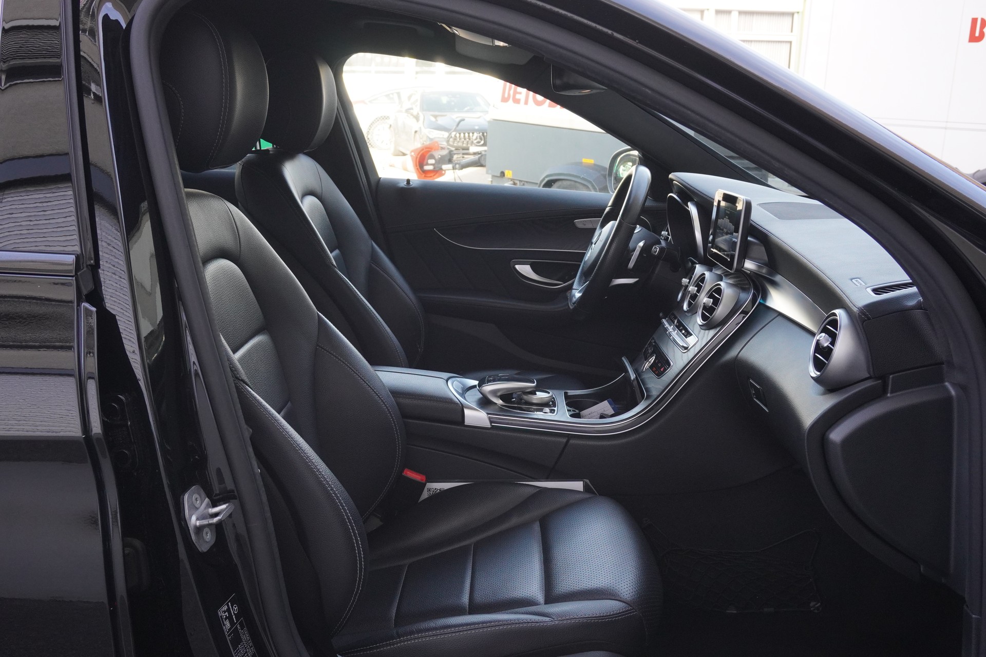 MERCEDES-BENZ C 250 BlueTEC AMG Line 4Matic 9G-Tronic-image-12