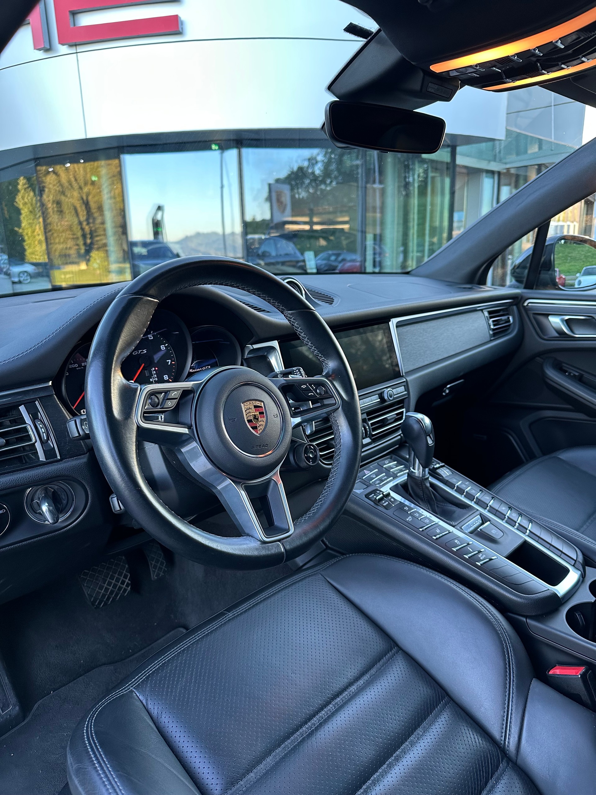 PORSCHE Macan GTS PDK-image-3