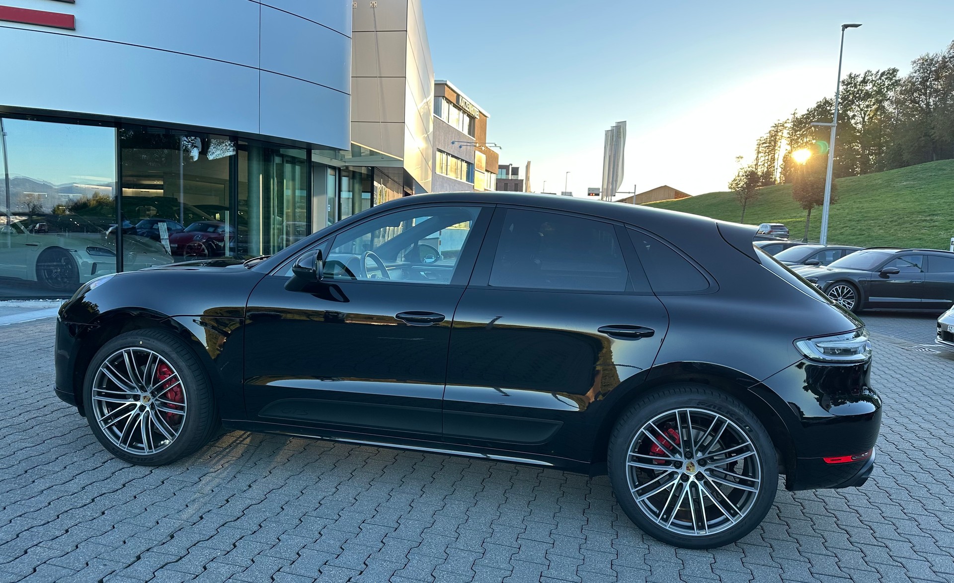 PORSCHE Macan GTS PDK-image-2