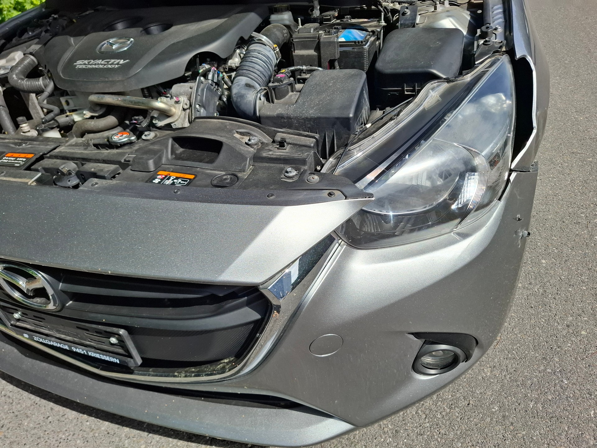MAZDA 2 1.5 CD 16V Skyactiv-D Revolution-image-9