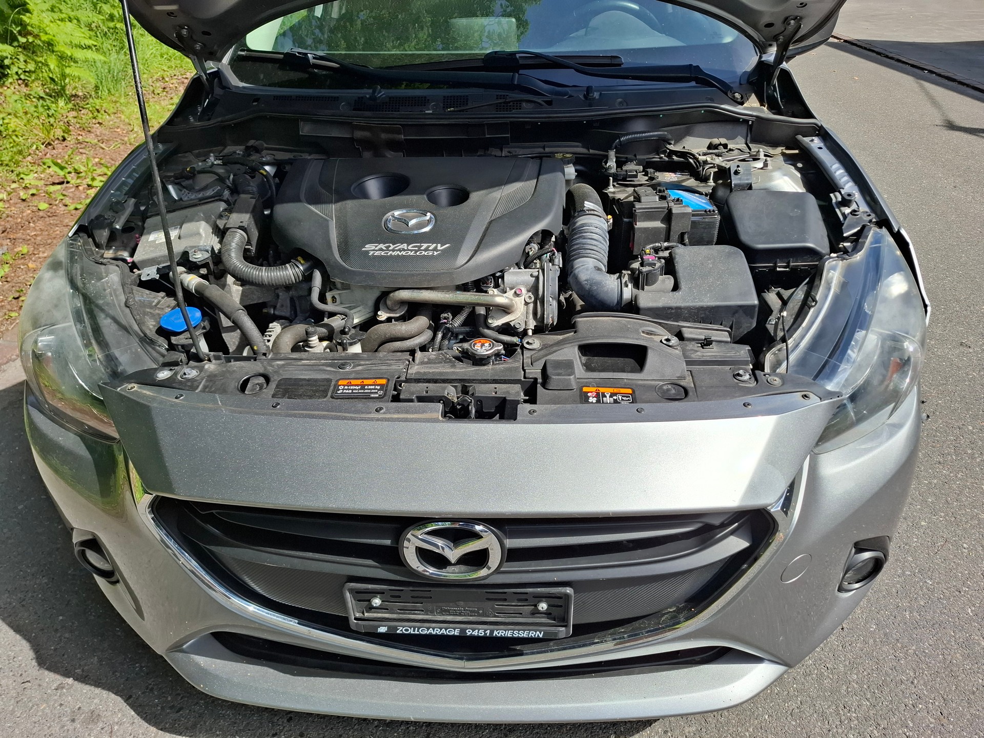 MAZDA 2 1.5 CD 16V Skyactiv-D Revolution-image-8
