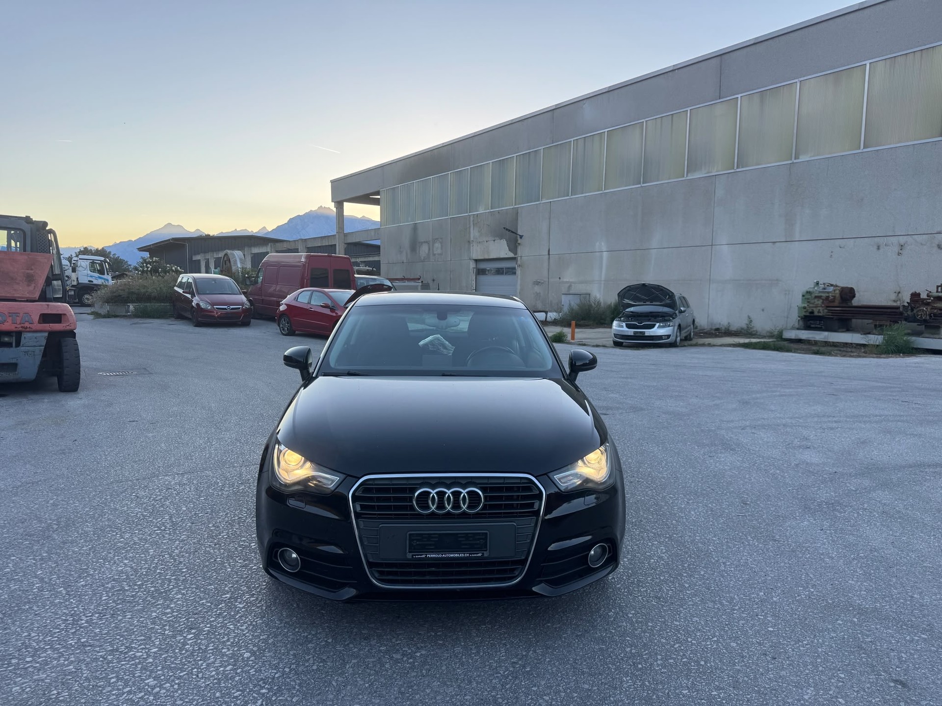 AUDI A1 1.4 TFSI Attraction S-tronic-image-2