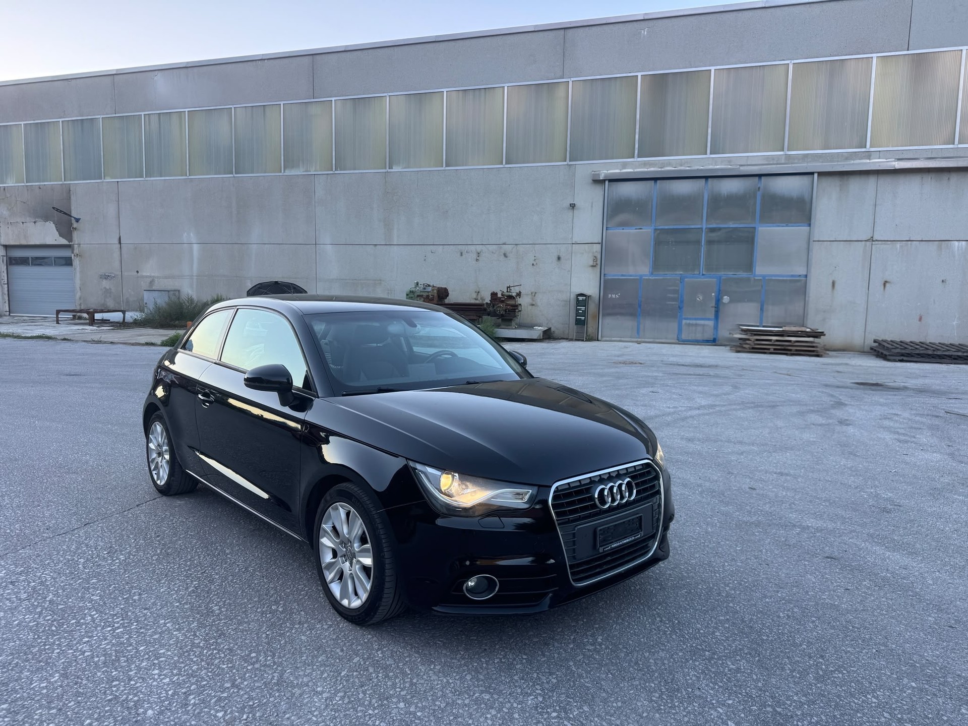 AUDI A1 1.4 TFSI Attraction S-tronic-image-0