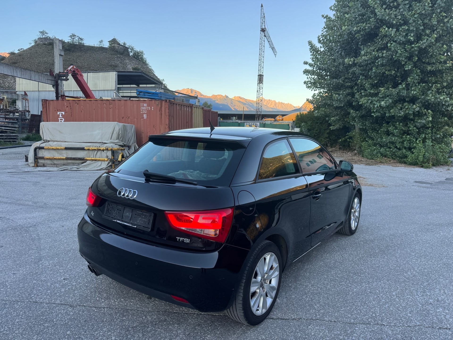 AUDI A1 1.4 TFSI Attraction S-tronic-image-4