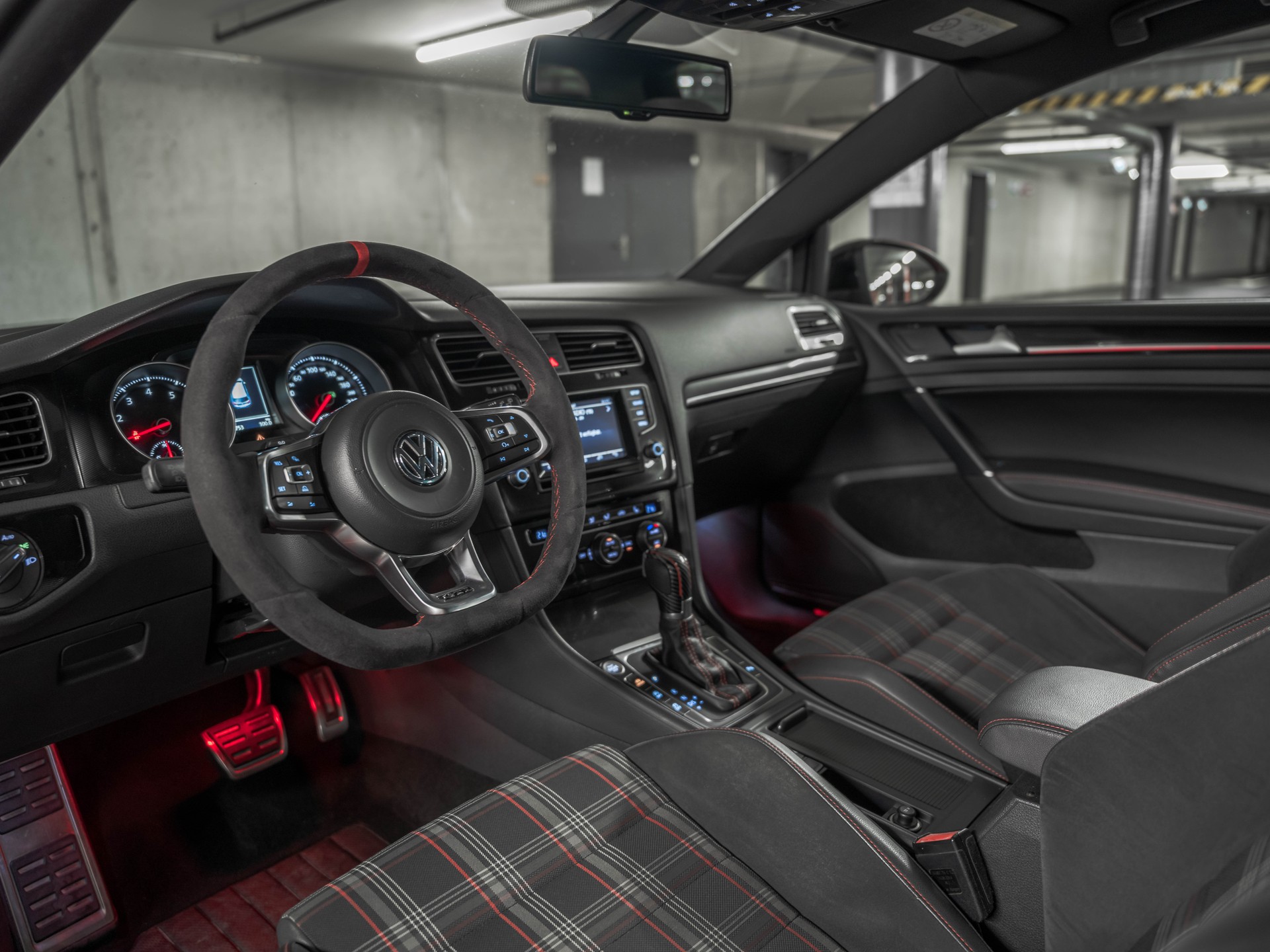 VW Golf 2.0 TSI GTI Performance DSG **APR 420PS**-image-29