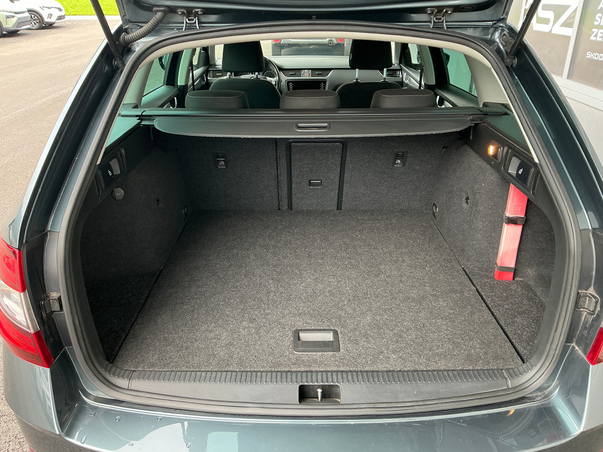 SKODA Octavia Combi 1.6 TDI 115 Clever 4x4-image-5