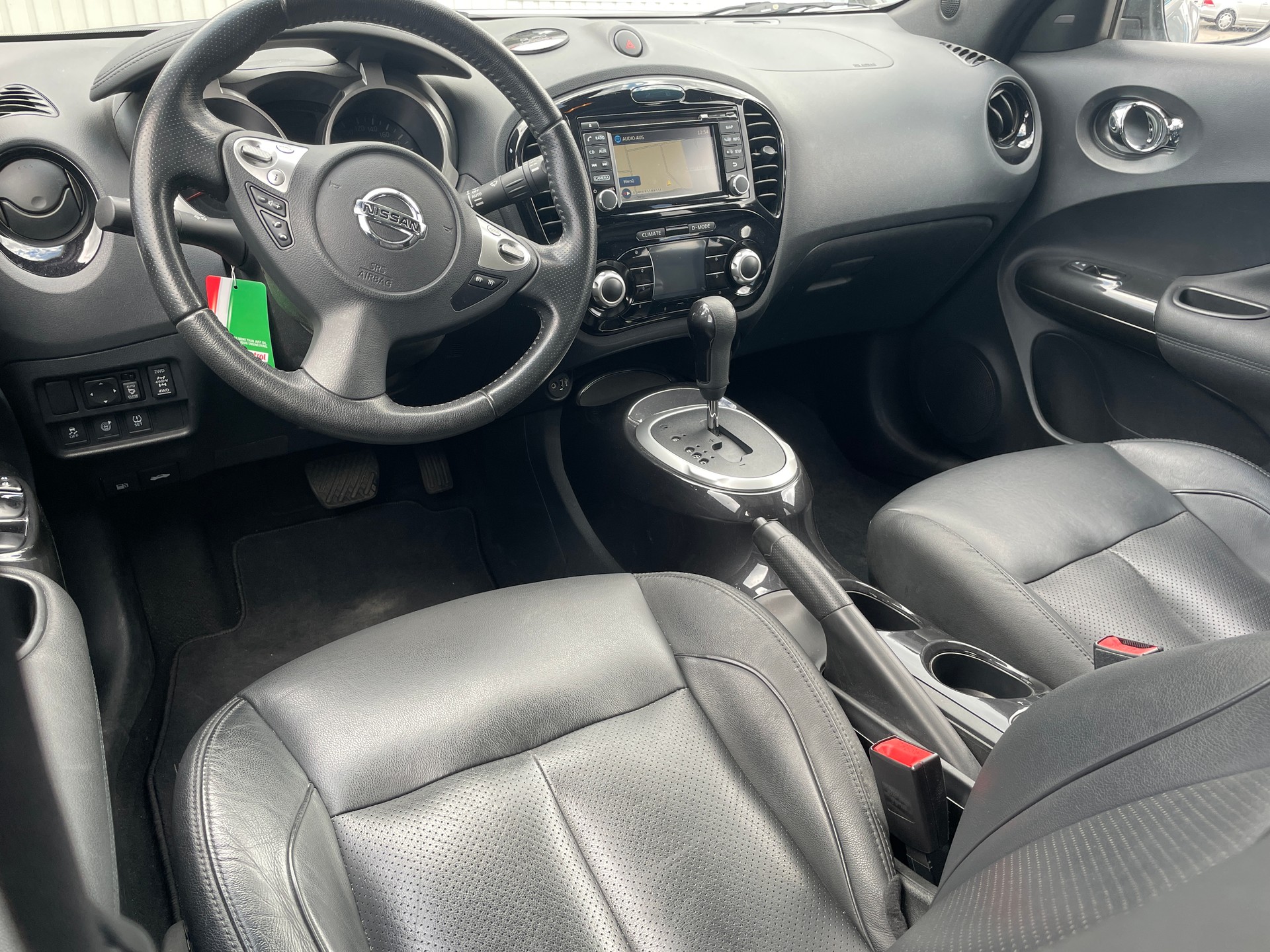 NISSAN Juke 1.6 DIG-T N-Connecta 4x4 Xtronic M-CVT-image-10