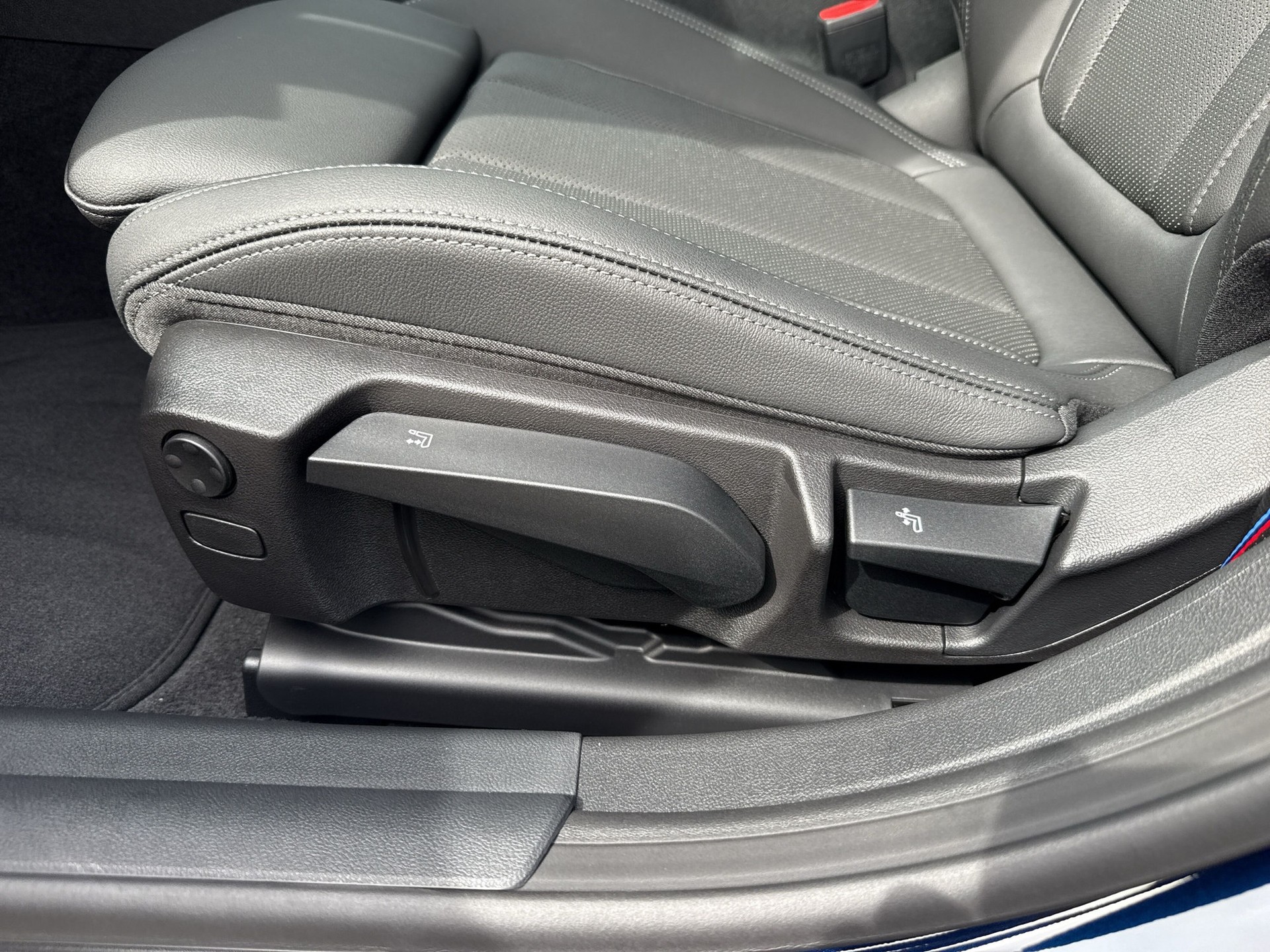 BMW i4 xDrive 40 M Sport Pro-image-18