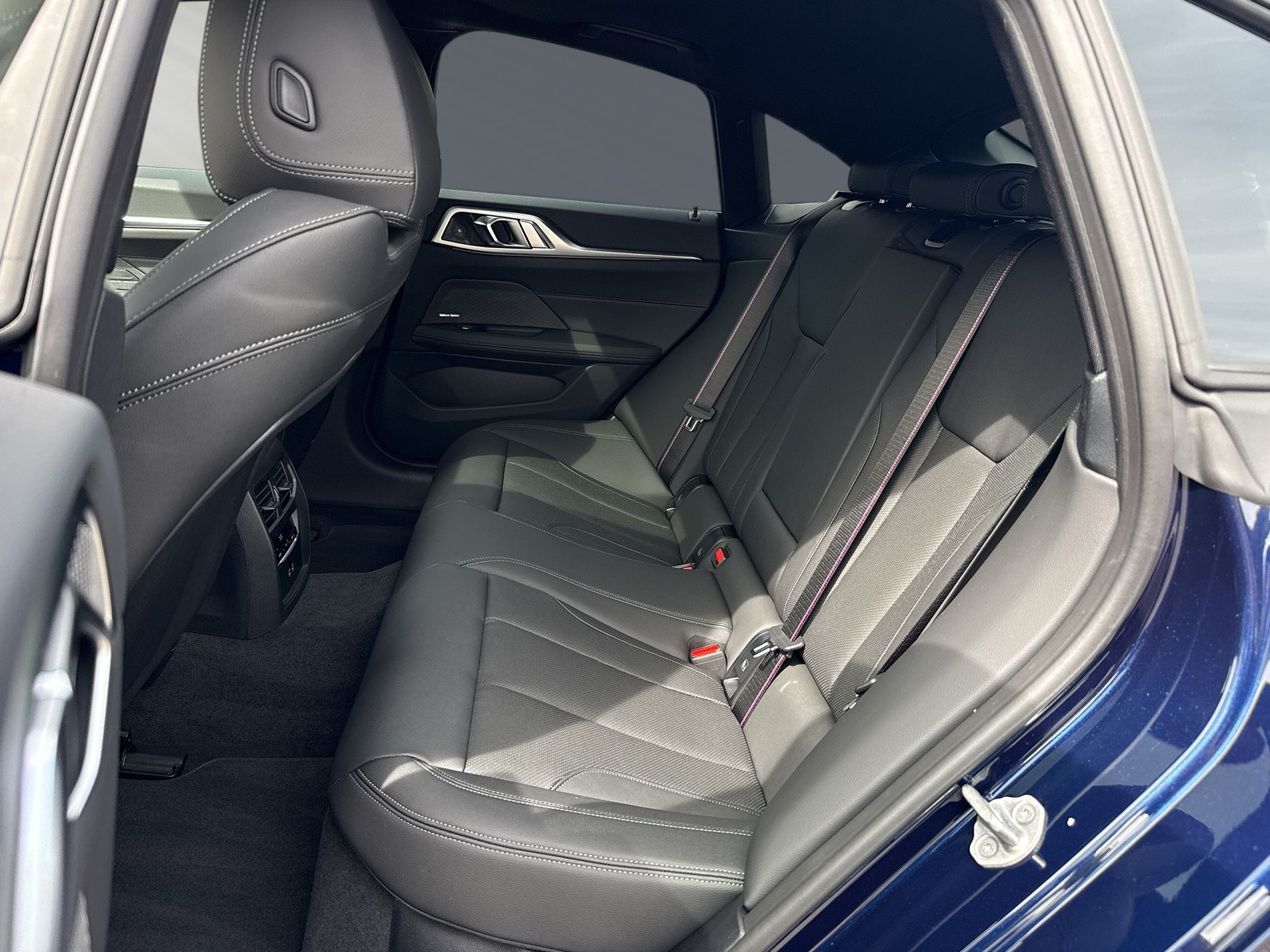 BMW i4 xDrive 40 M Sport Pro-image-6