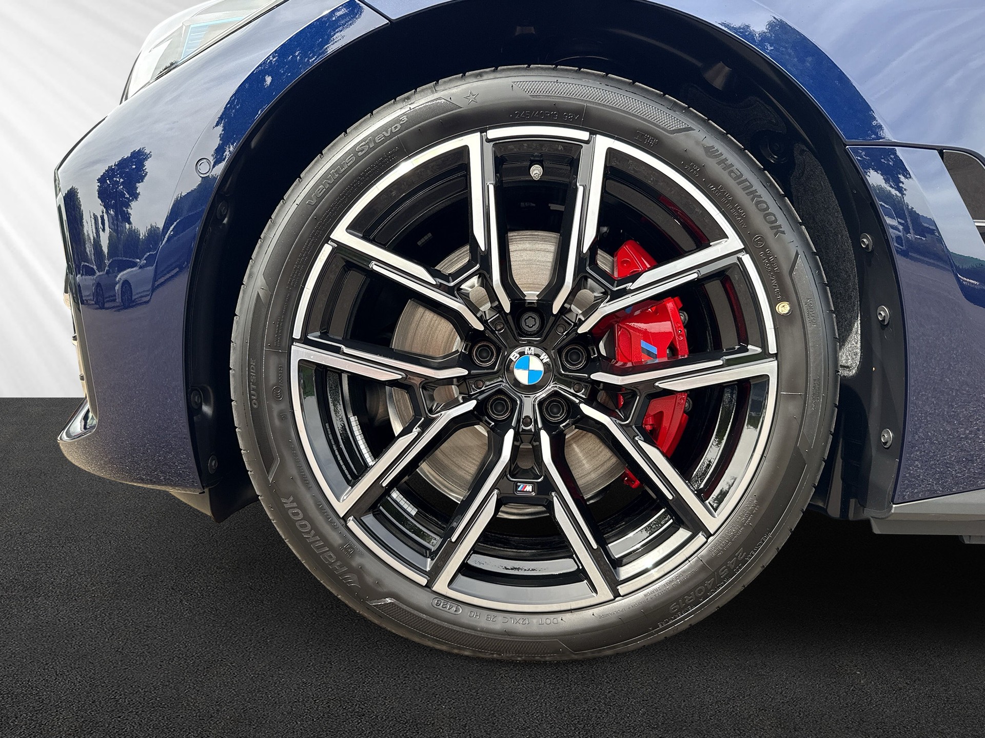 BMW i4 xDrive 40 M Sport Pro-image-8