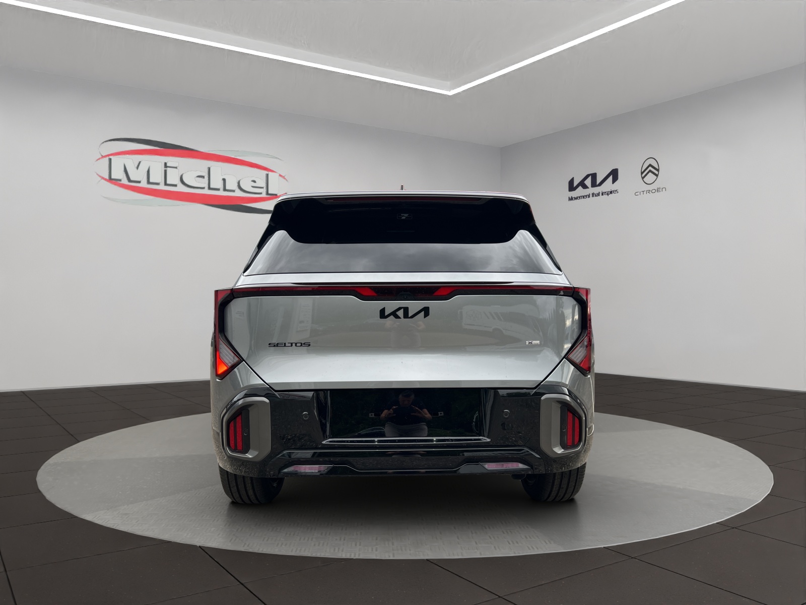 KIA Seltos 1.6T-GDi X-Line 7DCT 4x4 / Sitzbelüftung vorne / Leasingaktion ab bereits nur 0.99% Zinssatz-image-3
