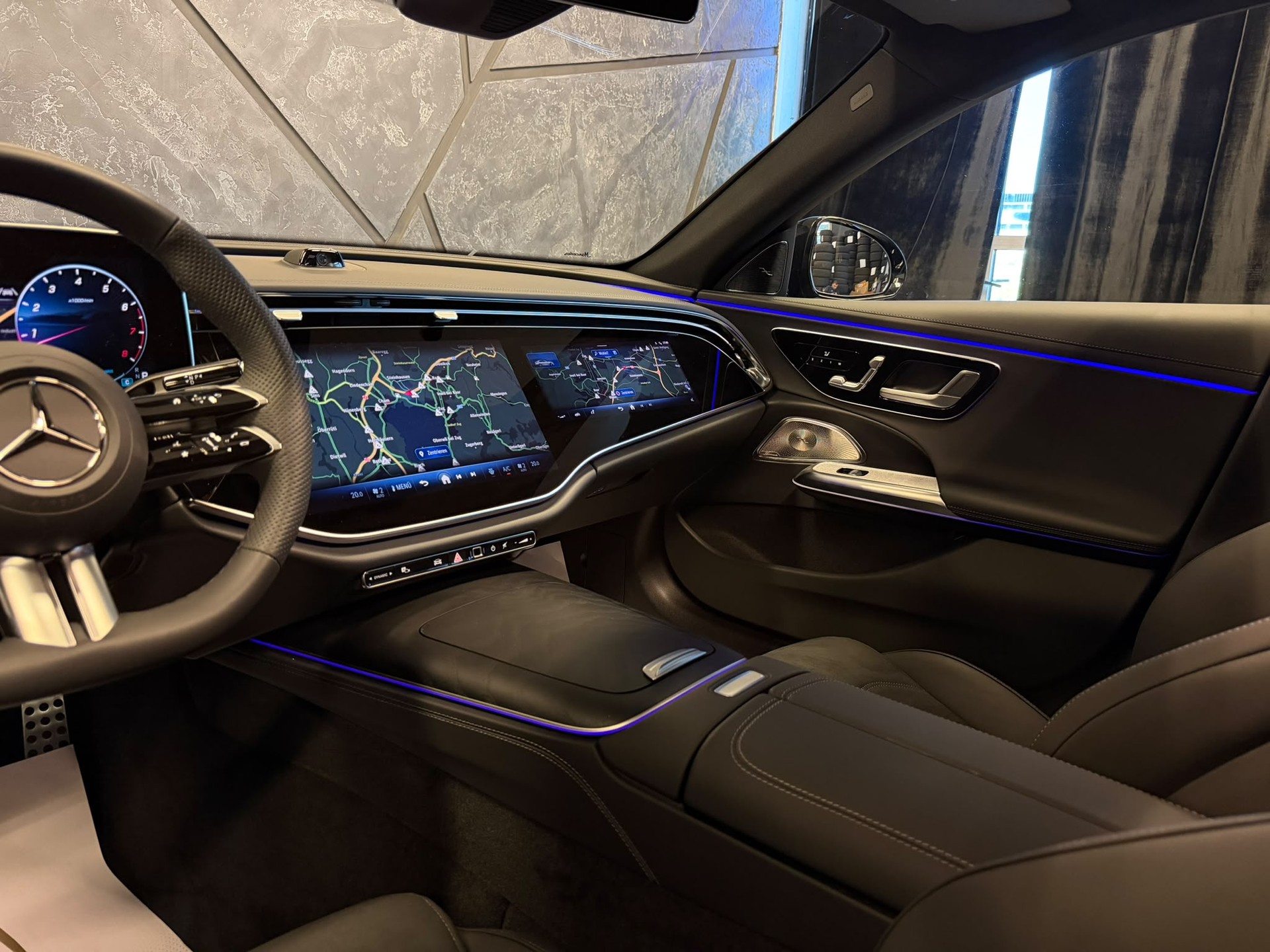 MERCEDES-BENZ E 200 9G-Tronic 4Matic-image-8