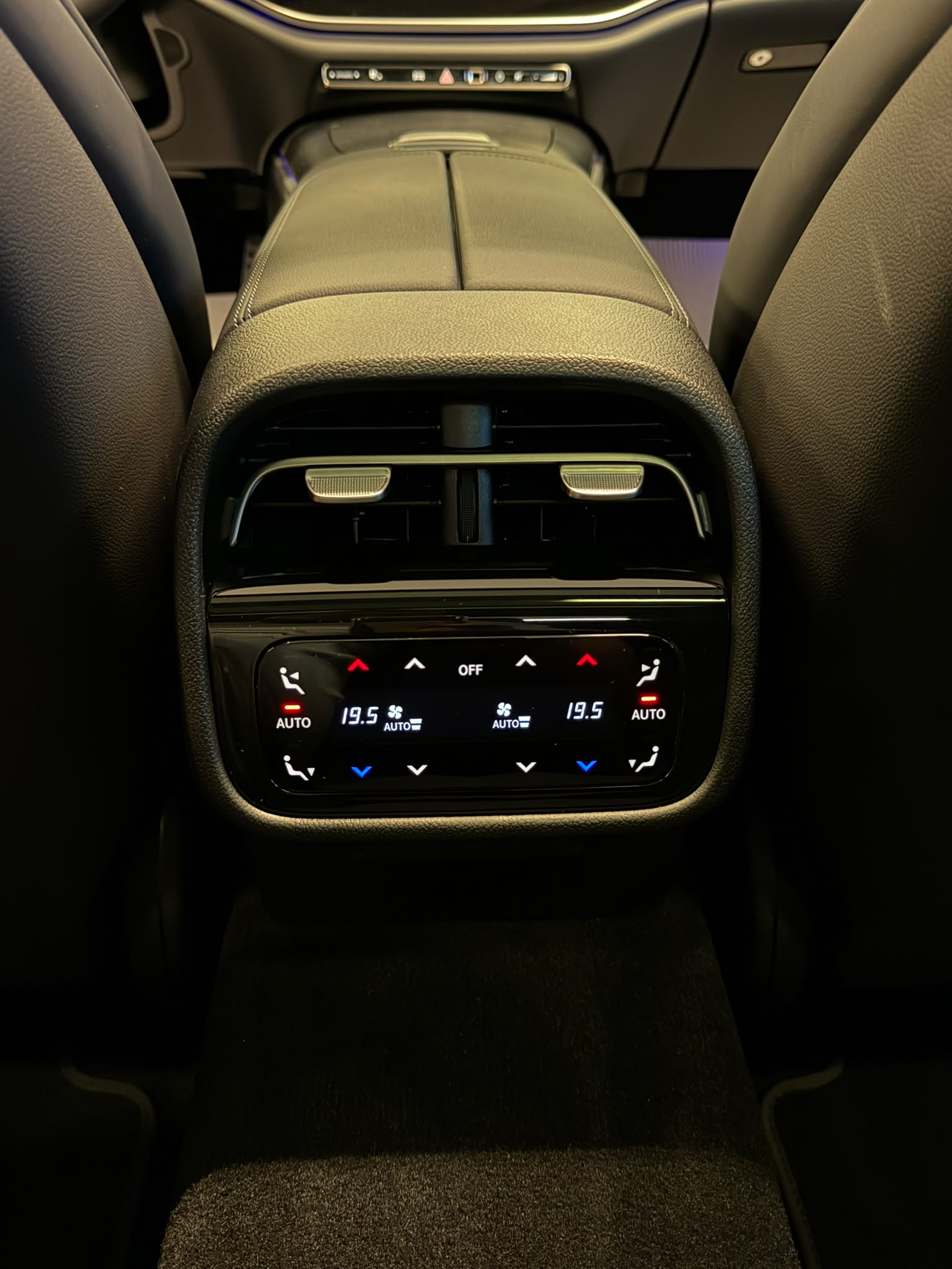 MERCEDES-BENZ E 200 9G-Tronic 4Matic-image-10