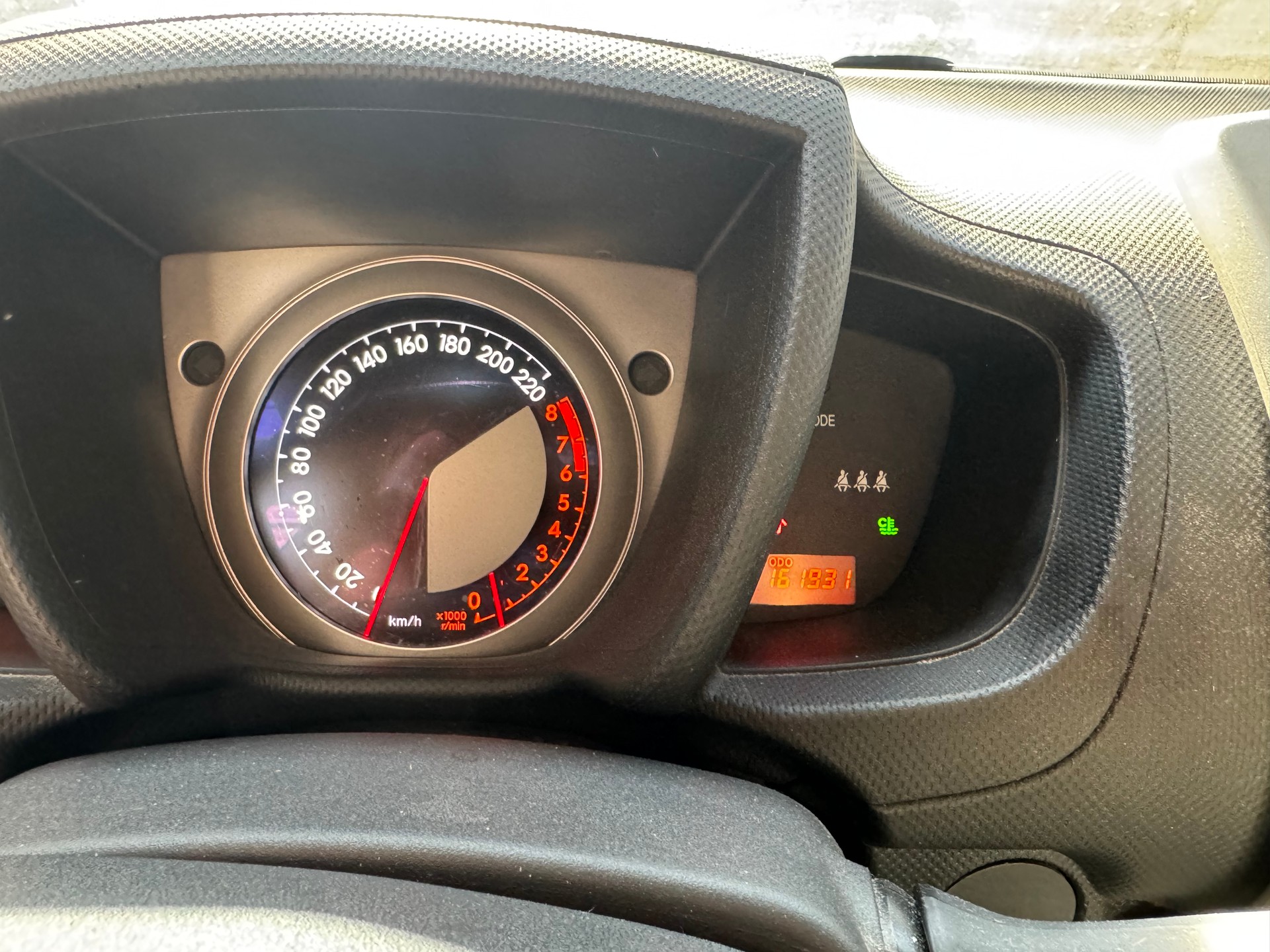 TOYOTA UrbanCruiser 1.33 Dual VVT-i Linea Luna-image-17