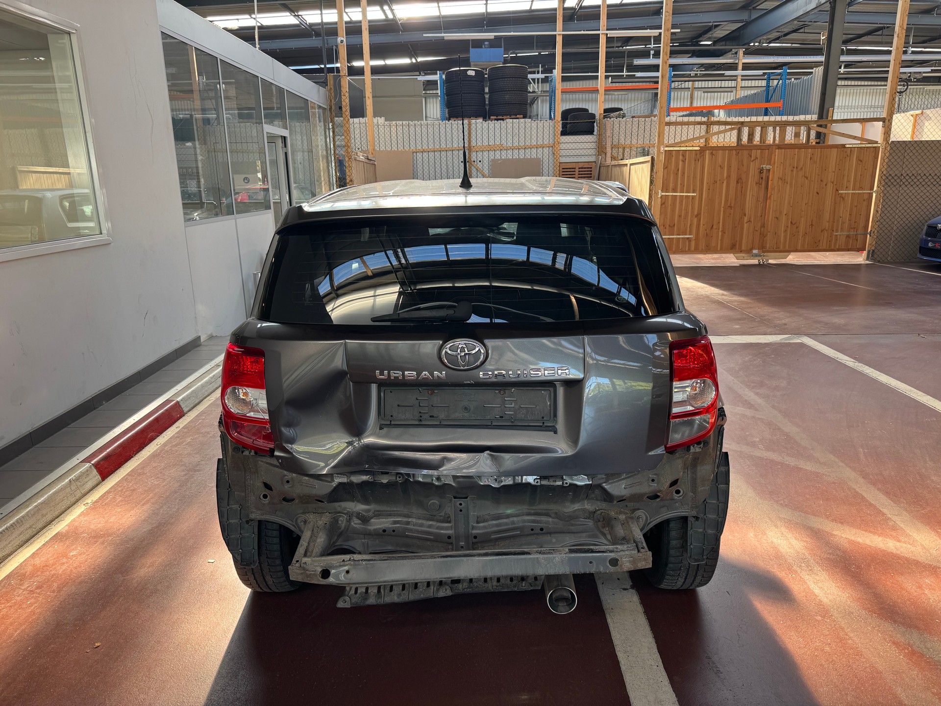 TOYOTA UrbanCruiser 1.33 Dual VVT-i Linea Luna-image-11