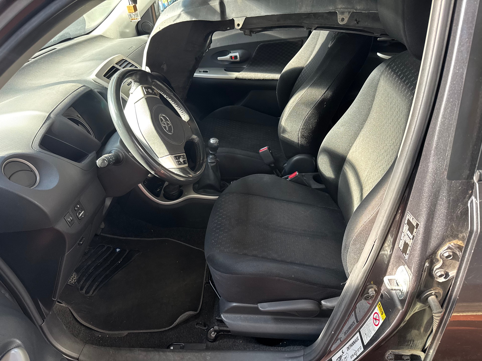 TOYOTA UrbanCruiser 1.33 Dual VVT-i Linea Luna-image-13