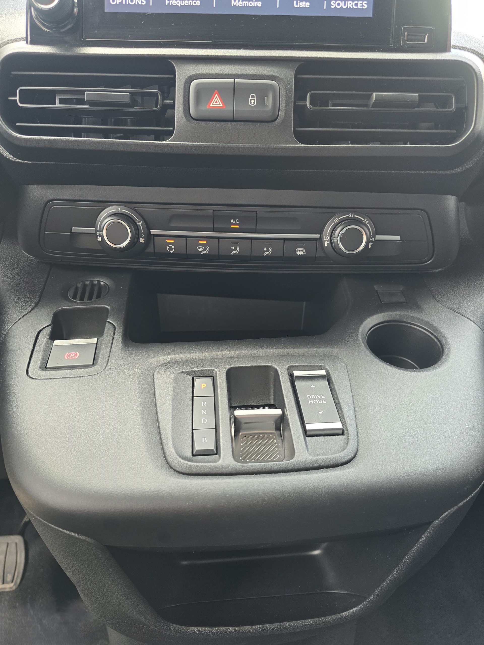 FIAT E-Doblo L1 50kWh 800kg Launch Edition-image-16