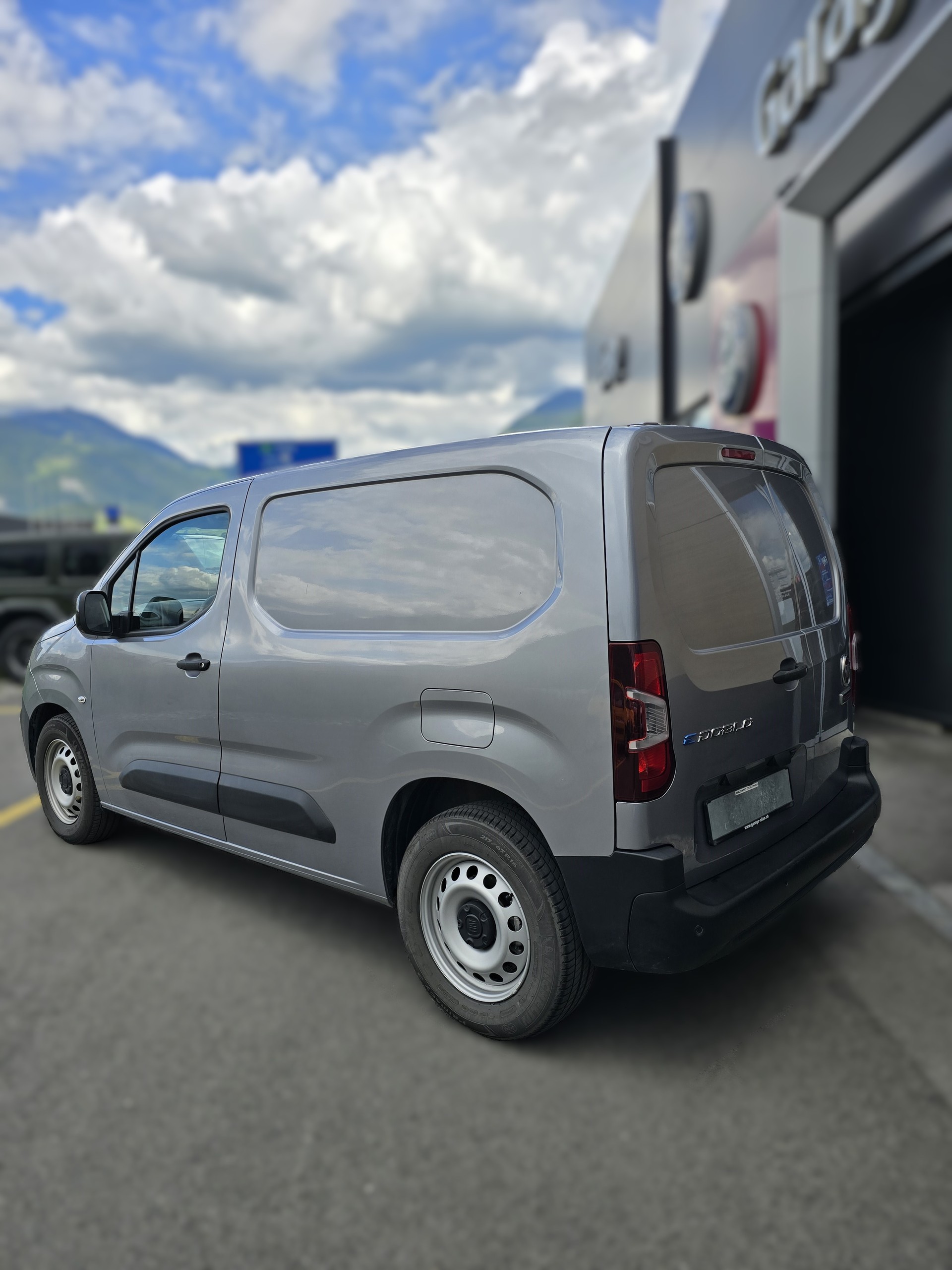 FIAT E-Doblo L1 50kWh 800kg Launch Edition-image-3
