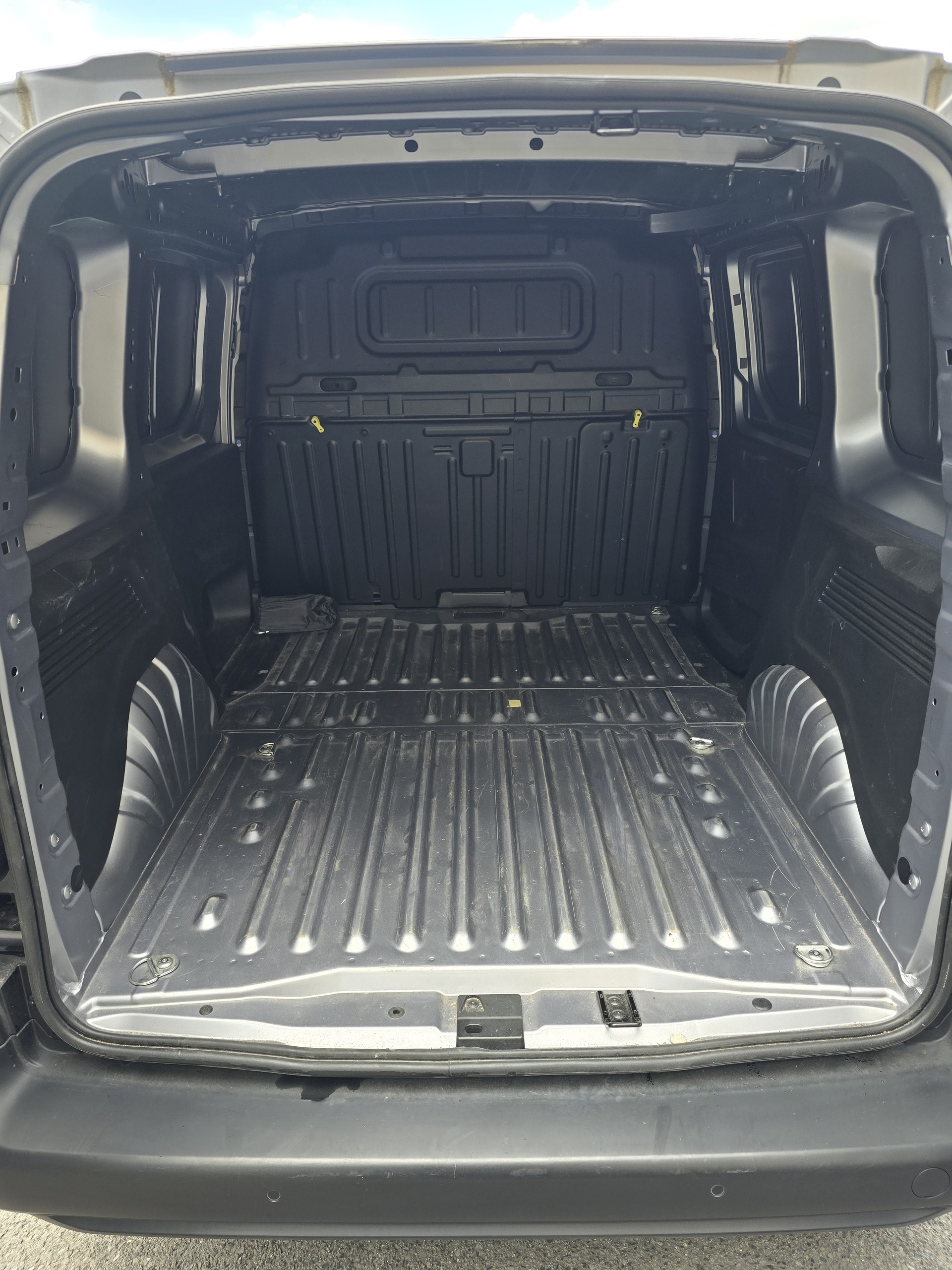 FIAT E-Doblo L1 50kWh 800kg Launch Edition-image-11