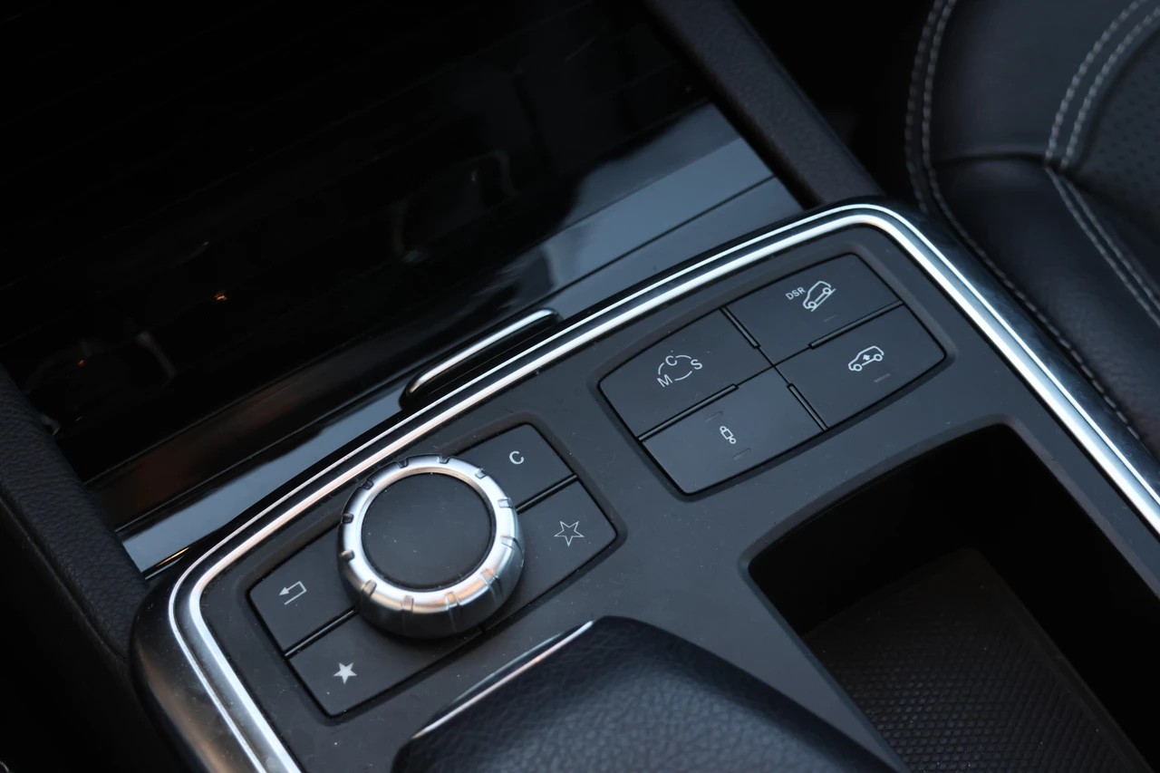 MERCEDES-BENZ ML 63 AMG Executive 4Matic Speedshift-image-22