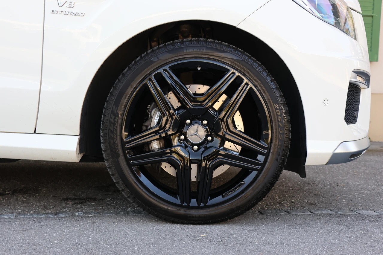 MERCEDES-BENZ ML 63 AMG Executive 4Matic Speedshift-image-4