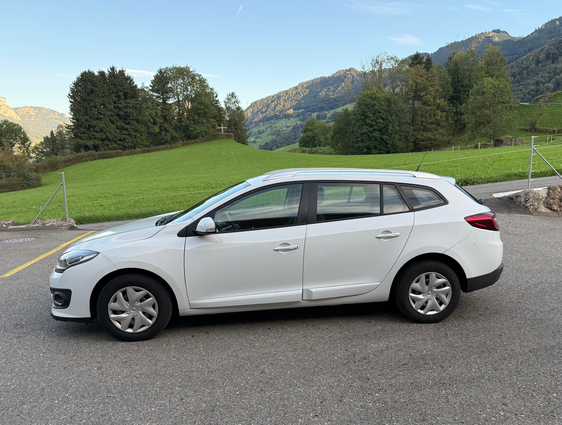 RENAULT Mégane Grandtour 1.5 dCi Bose-image-1