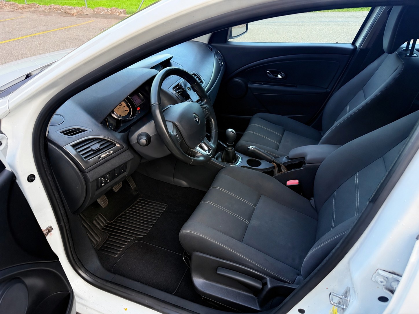 RENAULT Mégane Grandtour 1.5 dCi Bose-image-6
