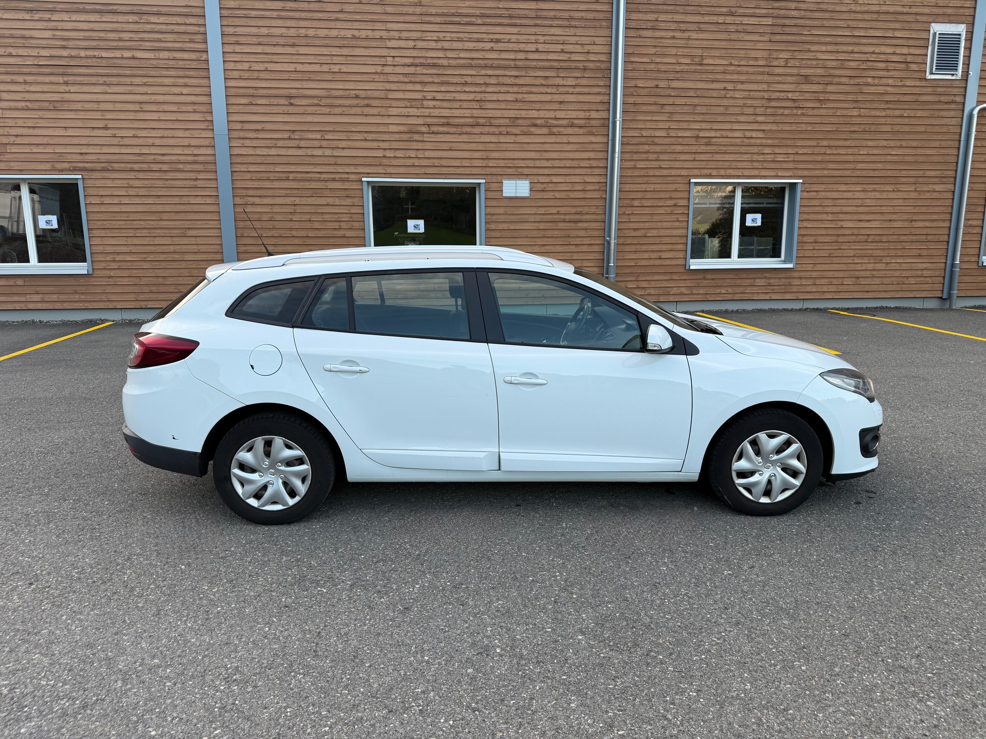 RENAULT Mégane Grandtour 1.5 dCi Bose-image-4