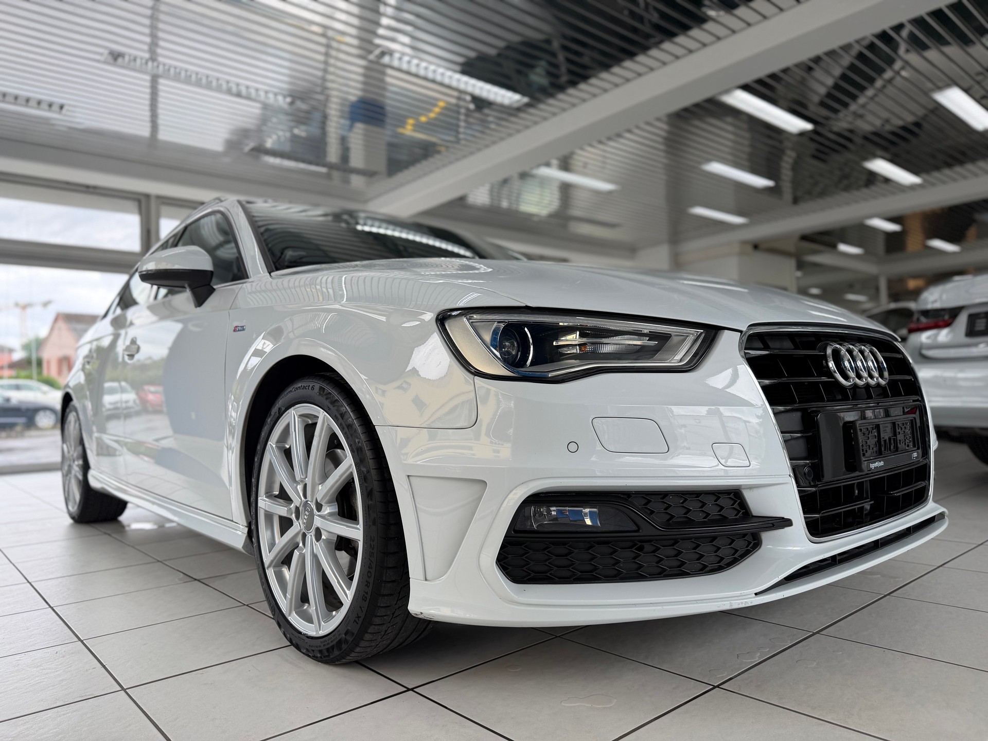 AUDI A3 Sportback 1.4 TFSI Ambition S-tronic S-LINE-image-3