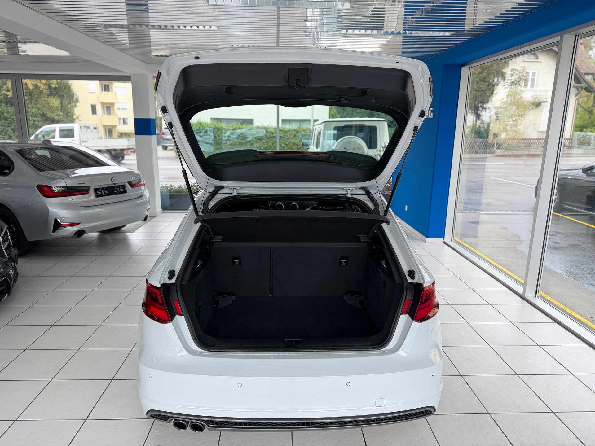 AUDI A3 Sportback 1.4 TFSI Ambition S-tronic S-LINE-image-8