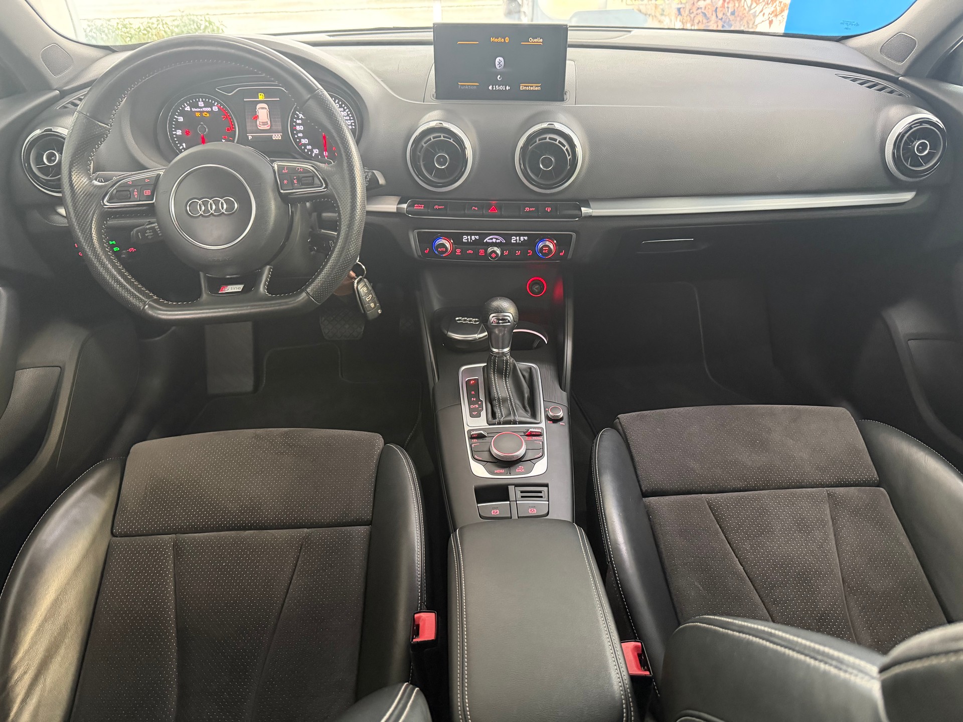 AUDI A3 Sportback 1.4 TFSI Ambition S-tronic S-LINE-image-11