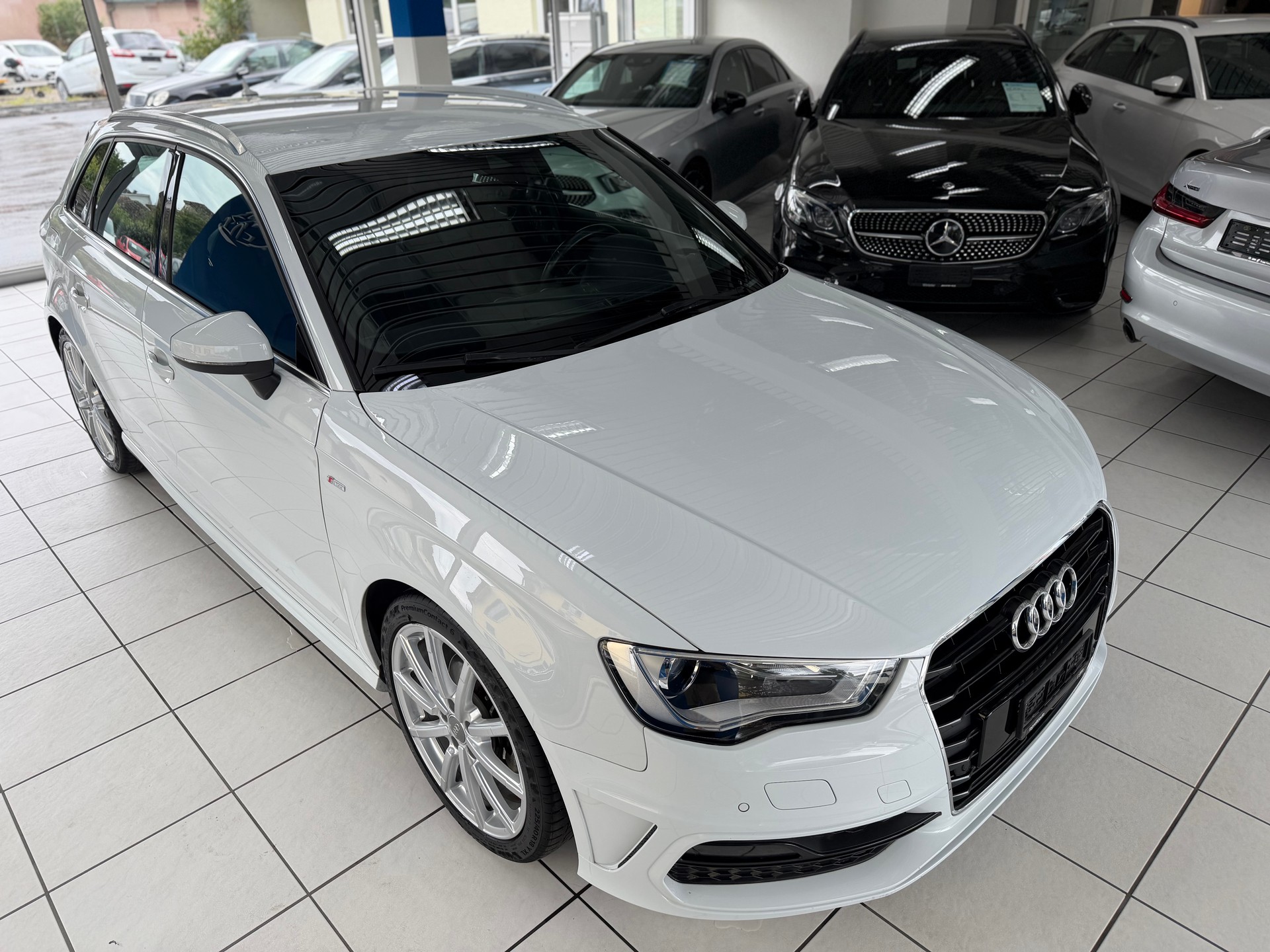AUDI A3 Sportback 1.4 TFSI Ambition S-tronic S-LINE-image-2